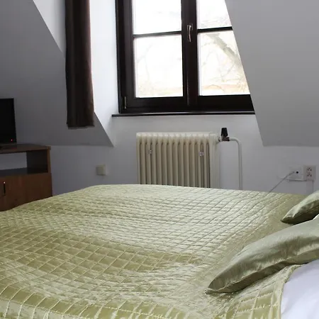 Hotel U Apoštola 3*