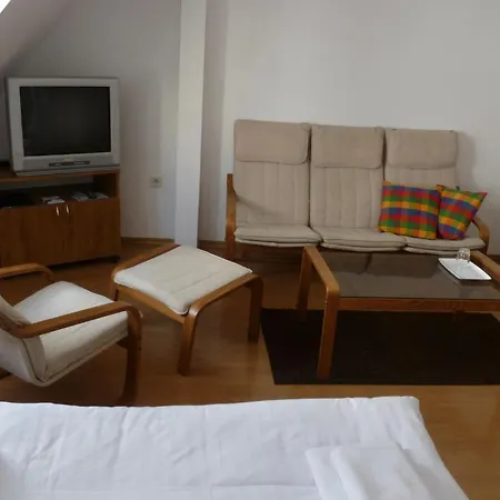 Hotel U Apostola 3*